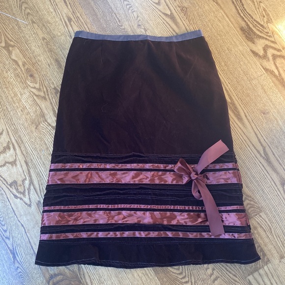 NWT Neesh by D.A.R burgundy velvet skirt holiday ribbon trim elegant party - Picture 7 of 9